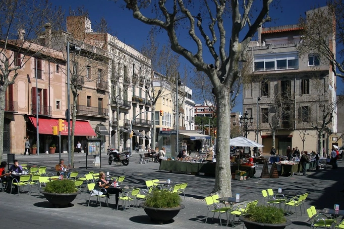 plaza Sarria of Barcelona city near to students apartments