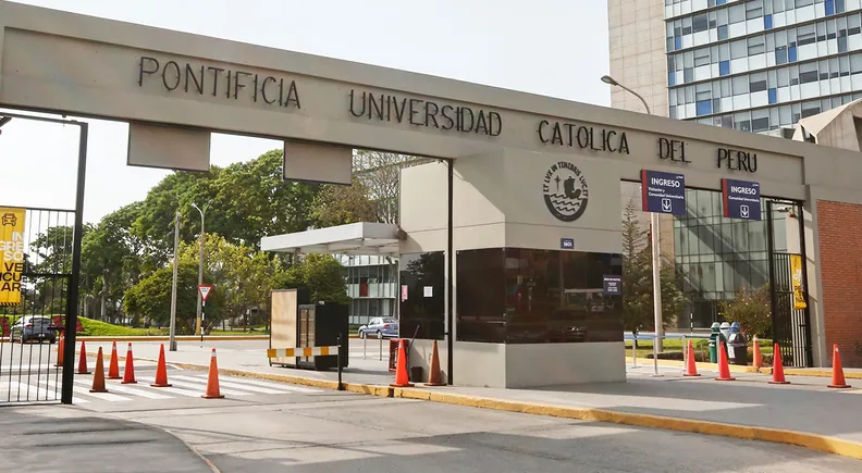 Pontificia Universidad Católica del Perú 