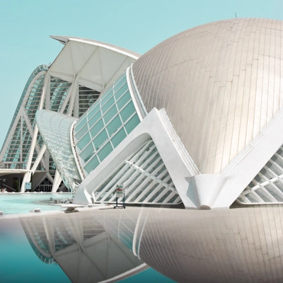 Foto de la Ciudad de Valencia, destacando el Hemisfèric, en una ciudad universitaria popular entre estudiantes internacionales