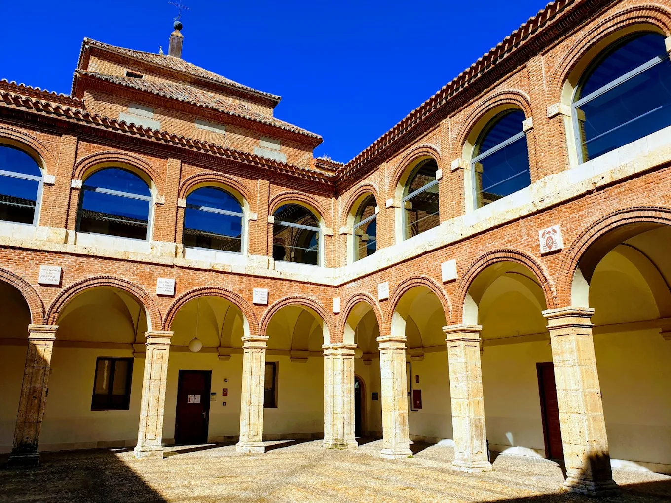 Facultad de Ciencias Económicas, Empresariales y Turismo