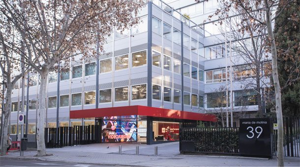 La Facultad de Ciencias Económicas, Empresariales y de la Comunicación