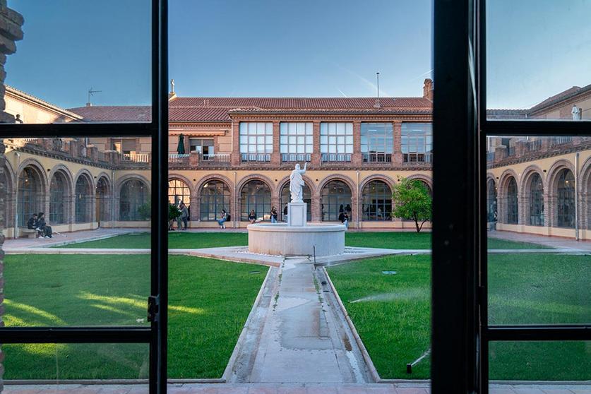 Facultad de comunicación y artes