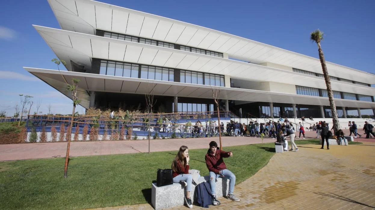 Facultad de Ciencias Jurídicas y Políticas