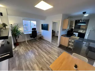 FL Carrer de l'Escritor Abu Salt