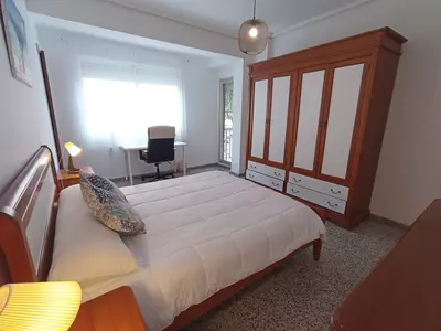 FR Poeta Fernández Heredia