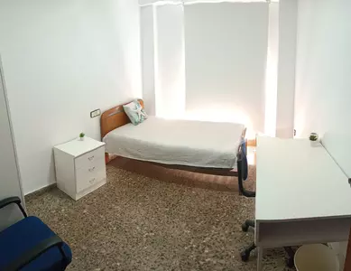 Apartment room en ELCHE