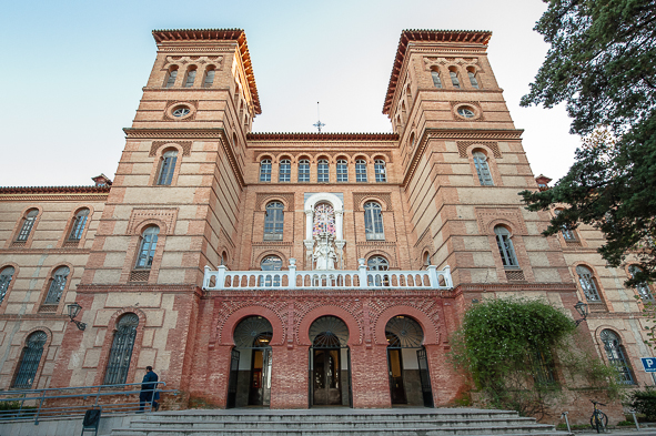 Universidad de Granada (UGR)